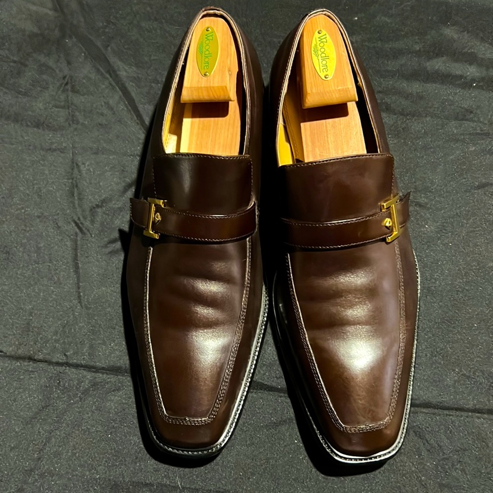 Men’s dress shoes